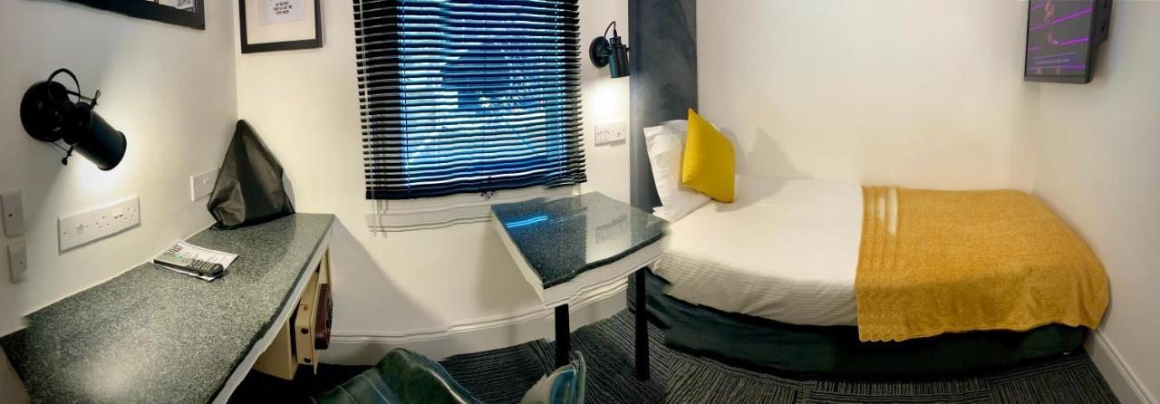 Siberia Bar & Hotel Αμπερντήν Εξωτερικό φωτογραφία