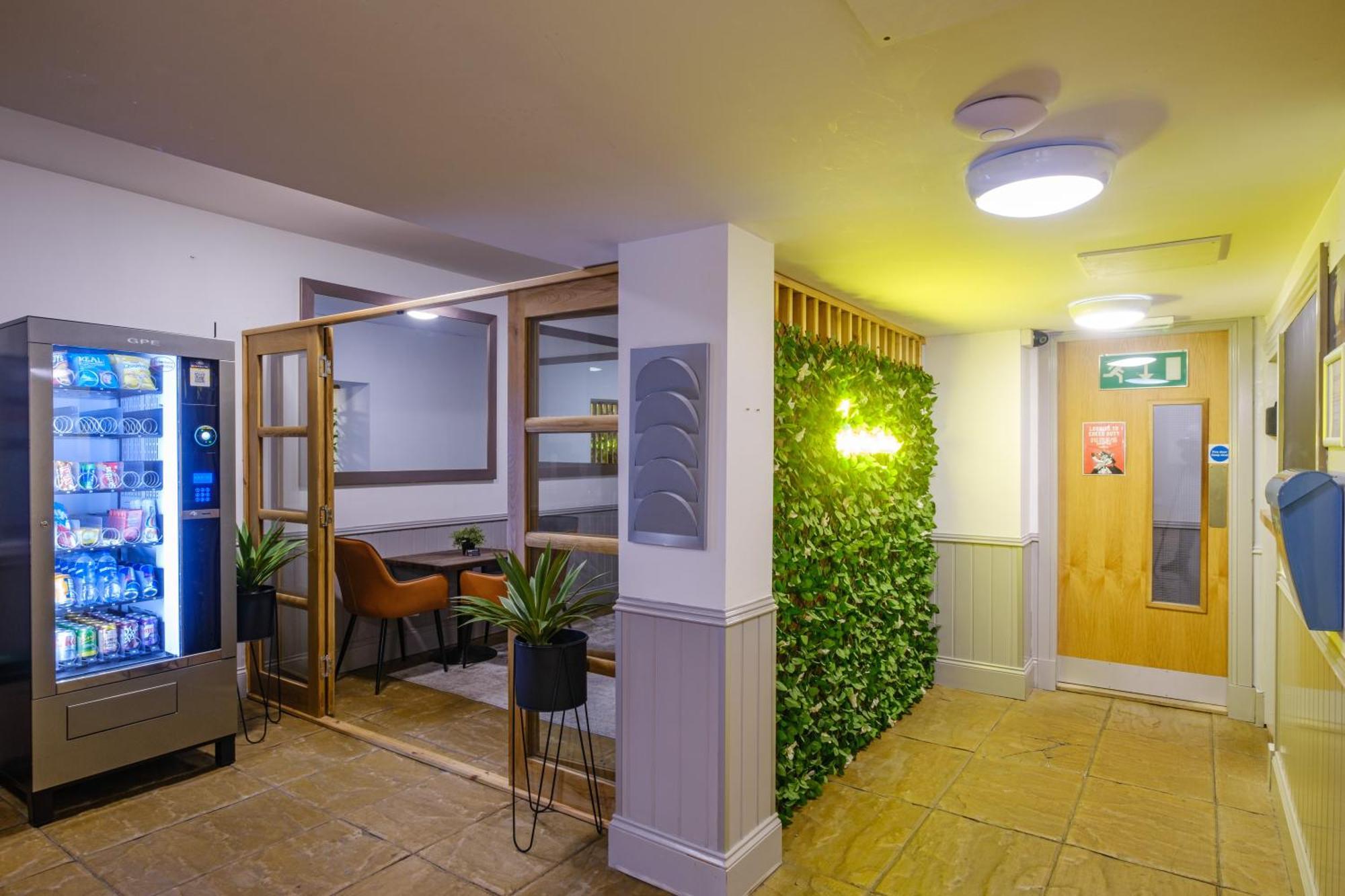 Siberia Bar & Hotel Αμπερντήν Εξωτερικό φωτογραφία